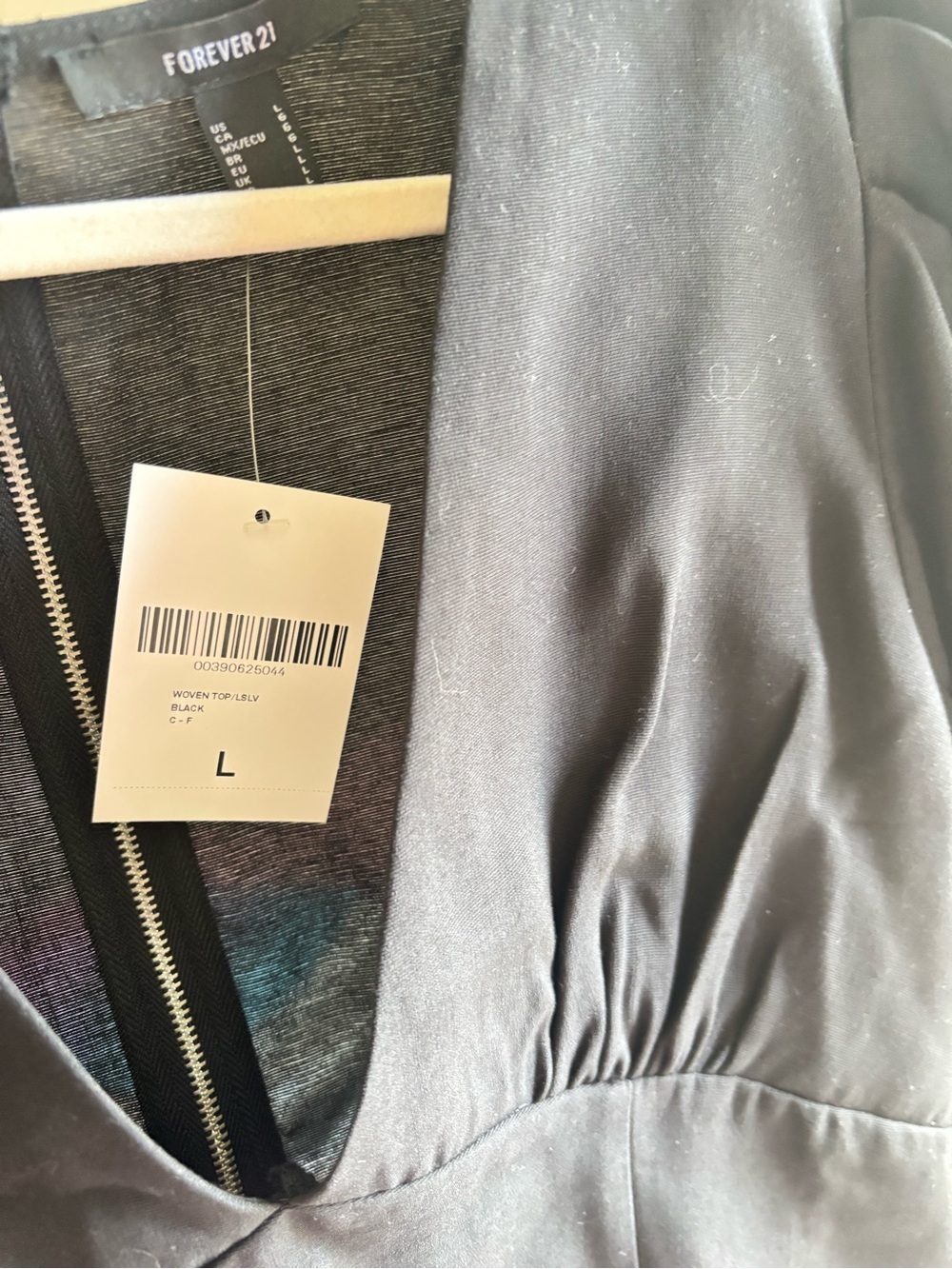 Women’s Black V-Neck Puff Sleeve Top - Picture 3 of 4